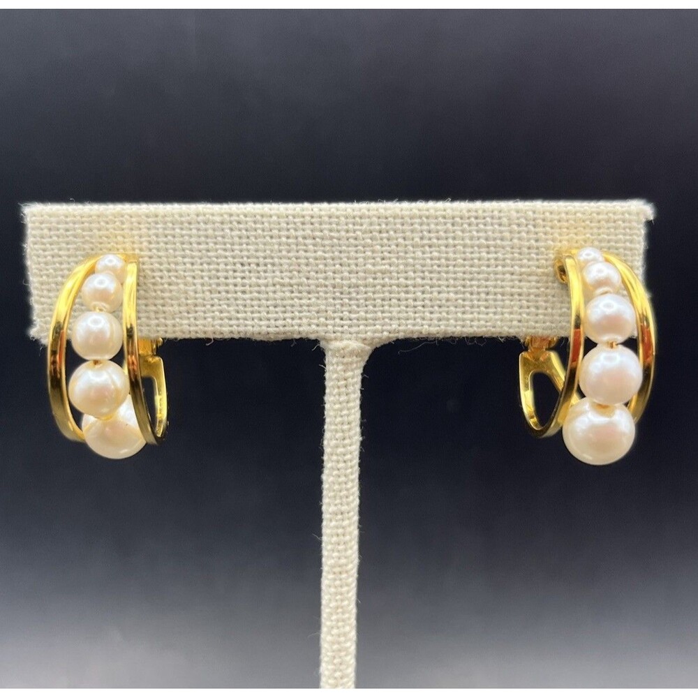Napier Faux Pearl Hoop Clip On Earrings Gold Tone Graduated Bead Signed Vintage